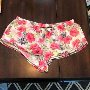 Victoria Secret Pink Floral shorts size small